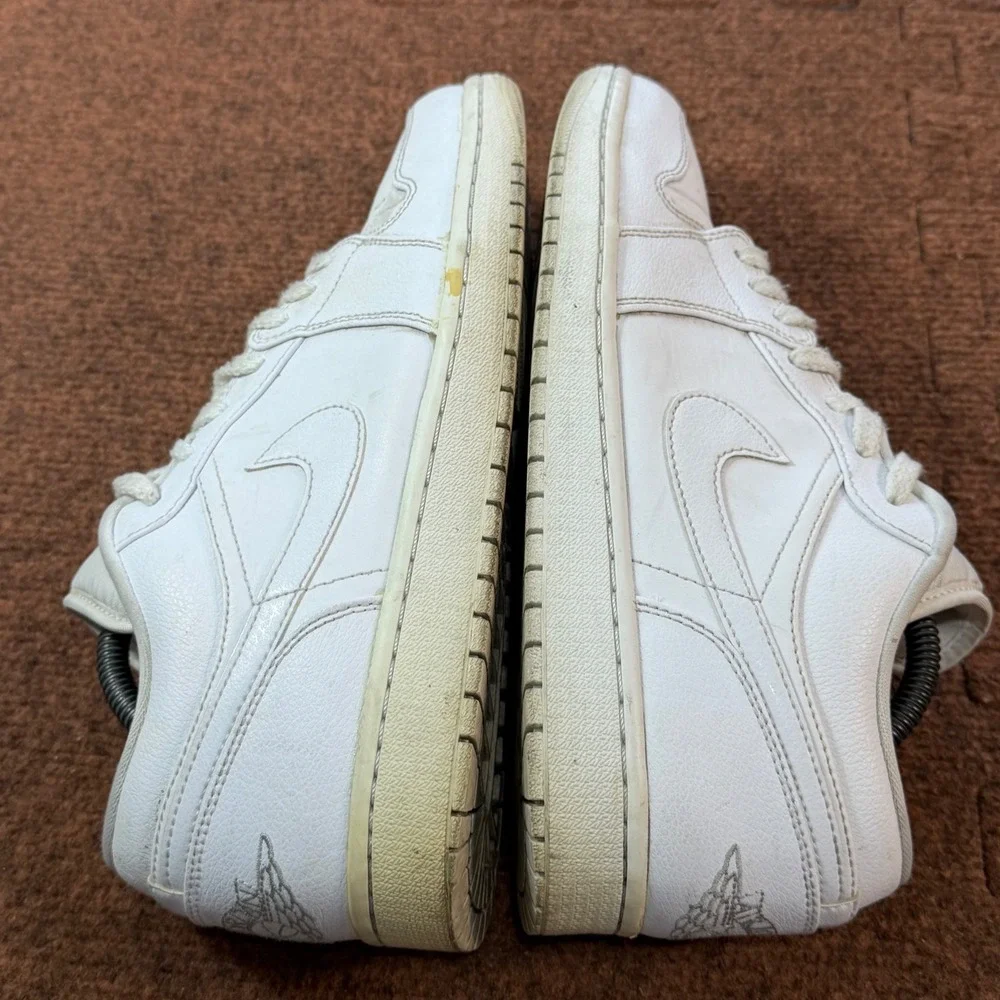 Nike Air Jordan 1 Low Triple White Mens Sneakers 553558-105 Size 9.5 gently used